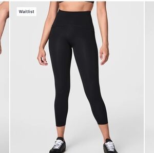 SPANXshape™ Booty Boost®Side Pocket Leggings